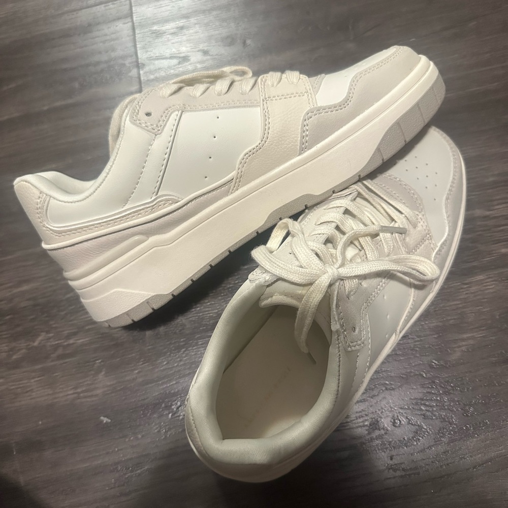 American Eagle Outfitters Cream Retro Sneakers
